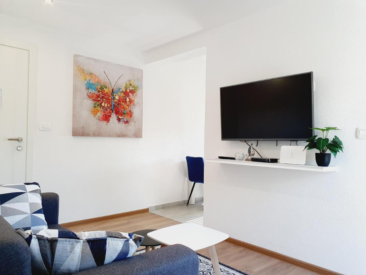 White House Apartman Dugi Rat