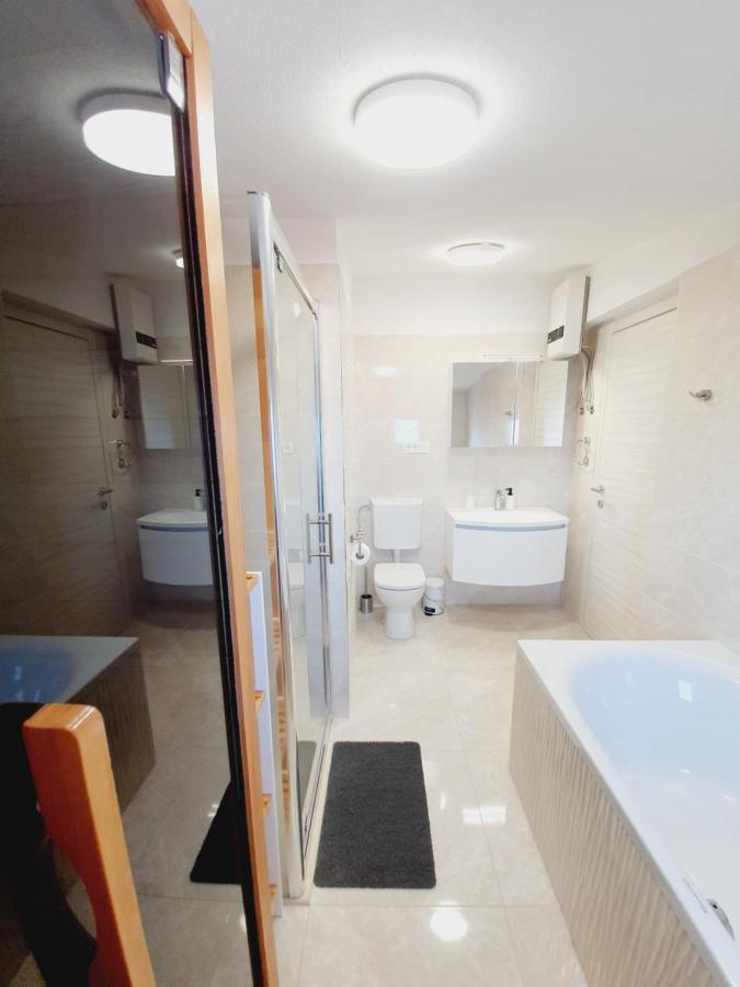 Apartman White House *