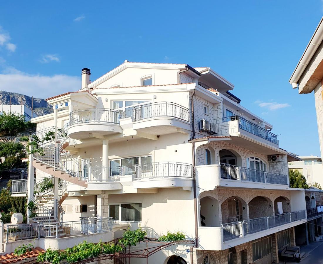 Apartment White House *