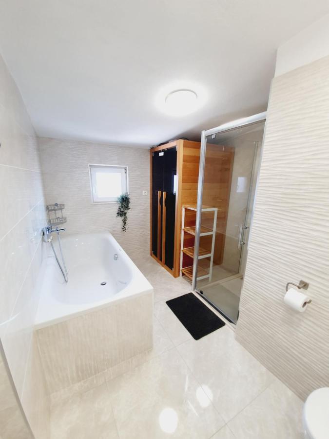 Apartment White House