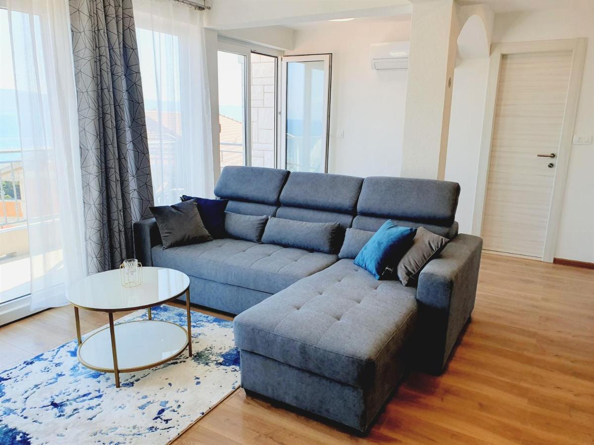 Apartment White House *